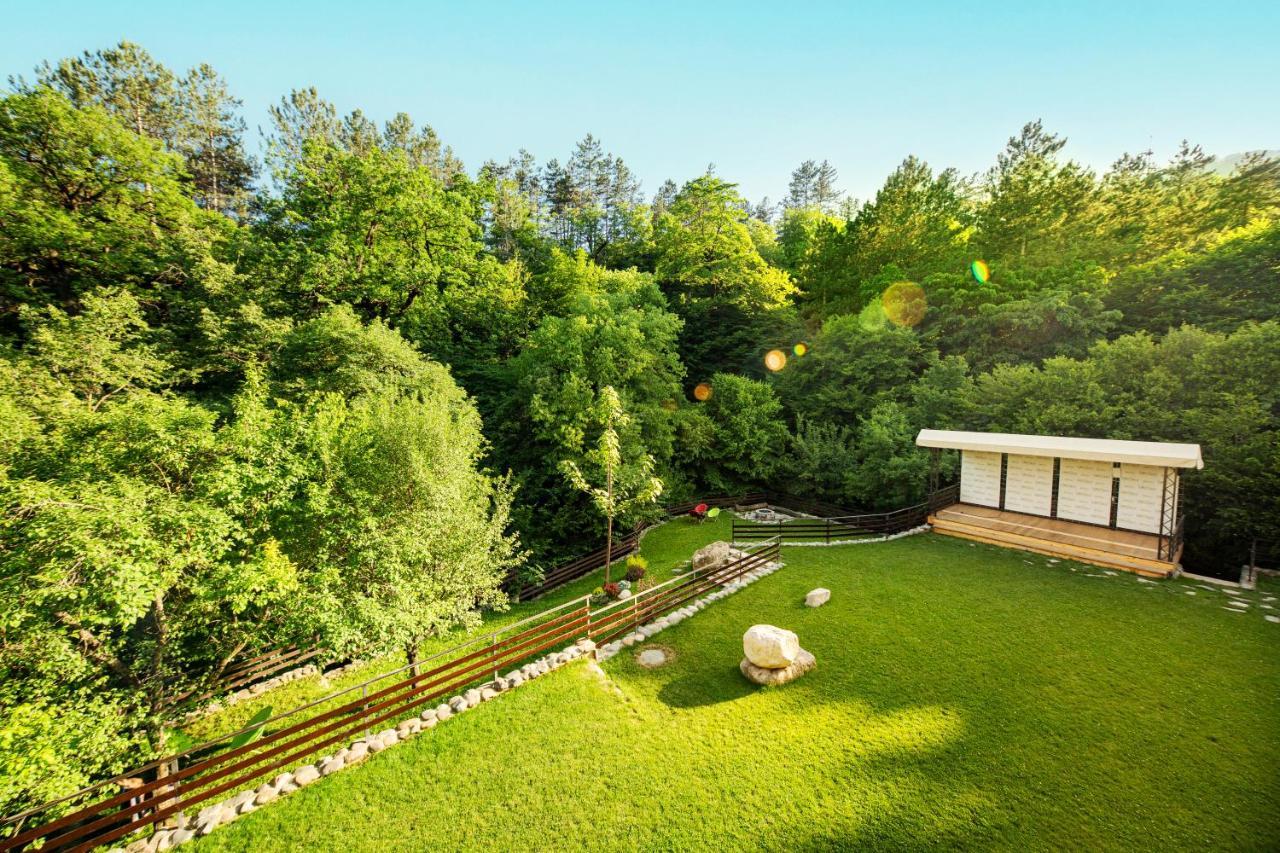Dilijazz Hotel & Restaurant Dilijan Bagian luar foto